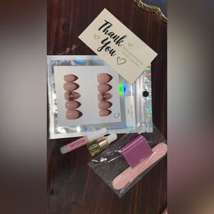 Brown Press-On Nails with Nail Care Kit